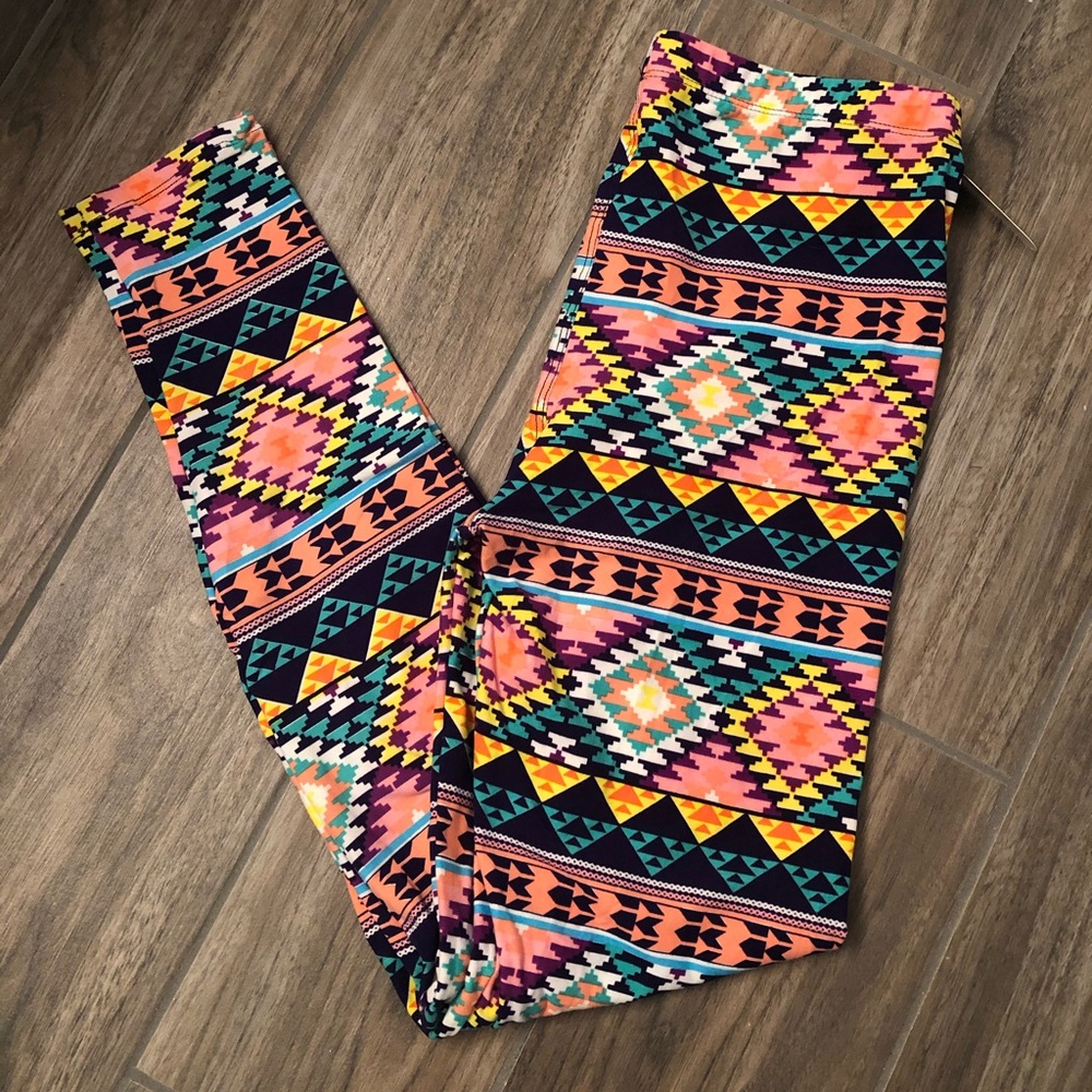 Aztec pattern leggings
